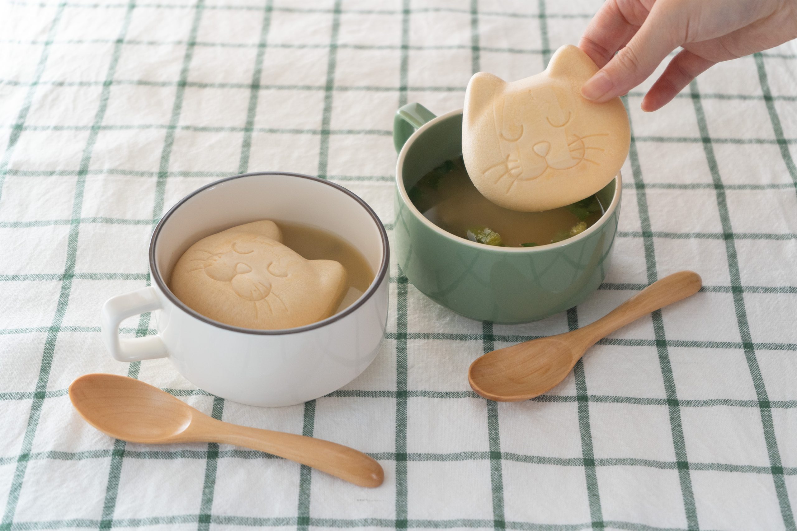 にゃんもにゃにゃ 猫のもなかのお味噌汁